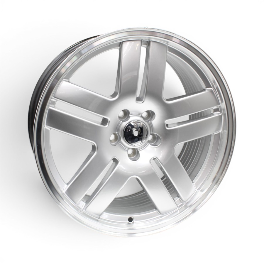 M8961 17" M8961 5x100 Silver Alloy Wheels - Image 1