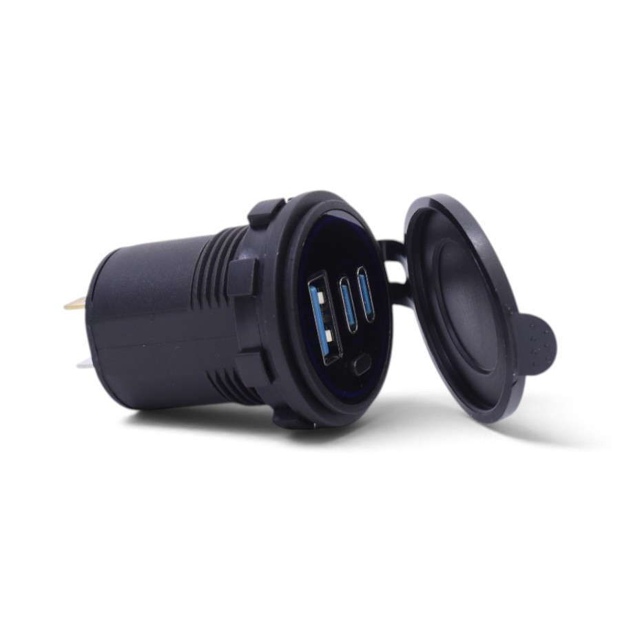 UCC-305 Automotive UCC-305 Power Stocket with USB & 2 x USB C Ports - Image 1